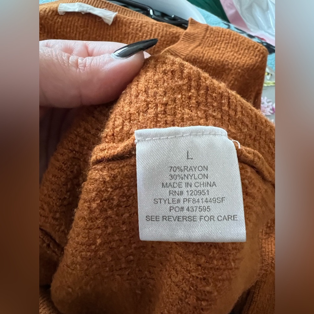 Pinque Sweater - Picture 4 of 4